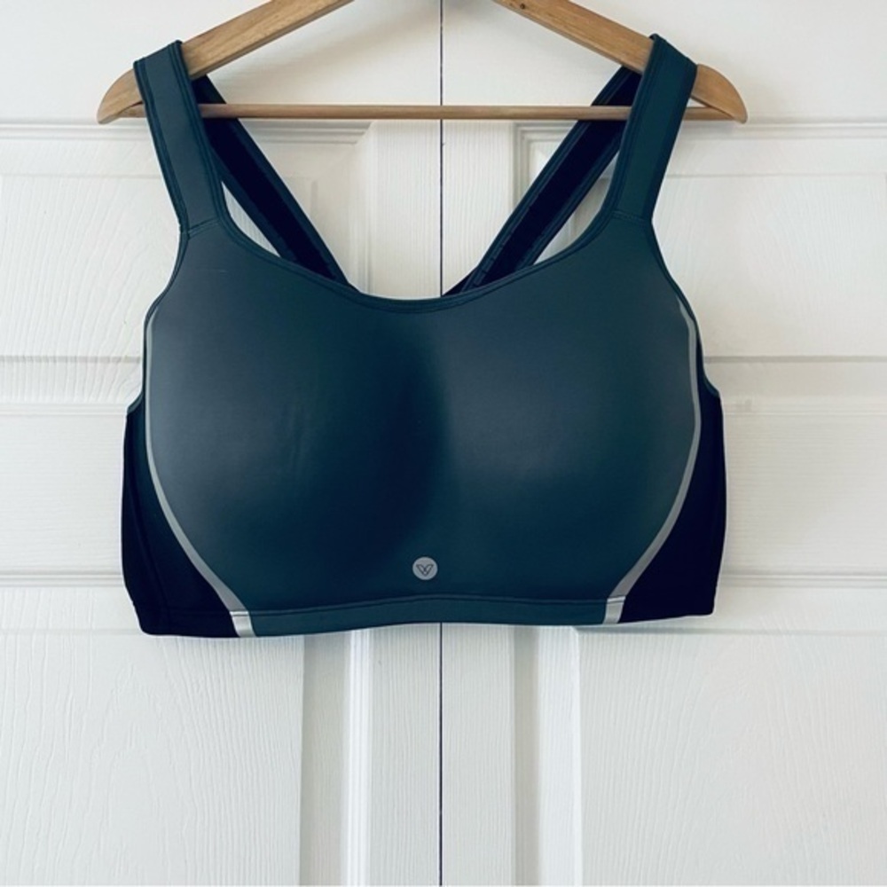 NWOT Livi Active medium impact full coverage sports